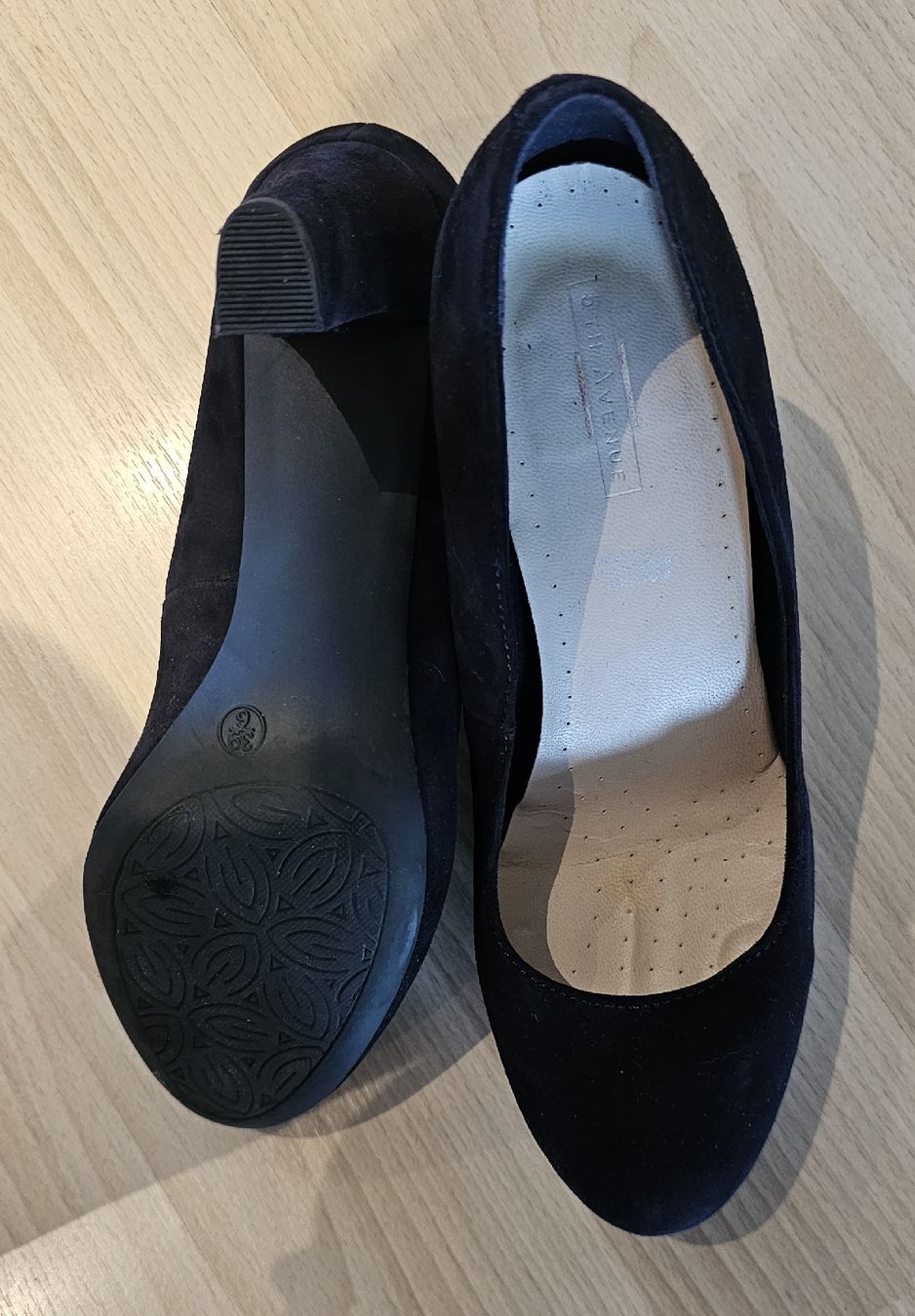 Chaussures femmes: Schöne klassische Pumps – D'occasion à Fehraltorf par Sumin 1