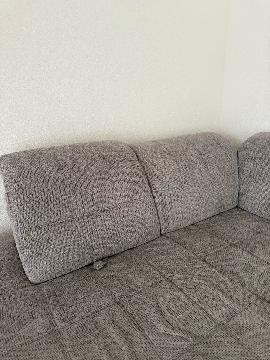 Divani: Gemütliches Ecksofa mit Liegefunktion und Hocker in Grau – Usato da Rüfenach AG venduto da samirh 4
