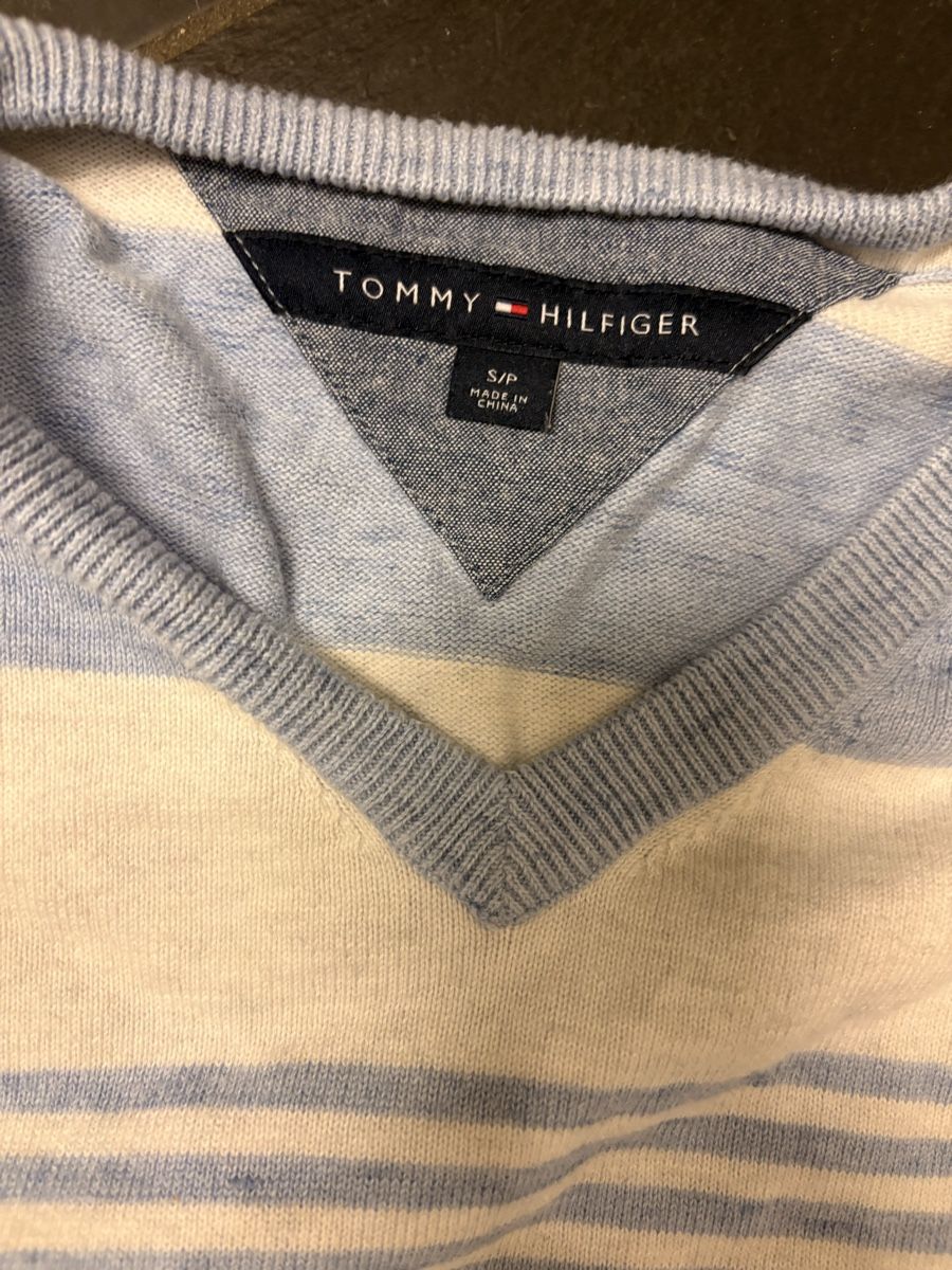 Tommy Hilfiger Lotti di vestiti: 2er Set: Herrenpullover von Tommy Hilfiger und WE, Grösse L – Usato da Ennetbürgen venduto da Hoblaschorsch 2
