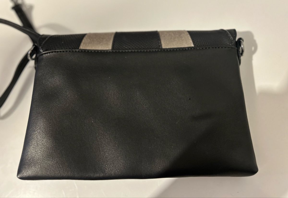 Borse da donna: Sac noir élégant et pratique – Usato da St-Prex venduto da mar_f6t6 3