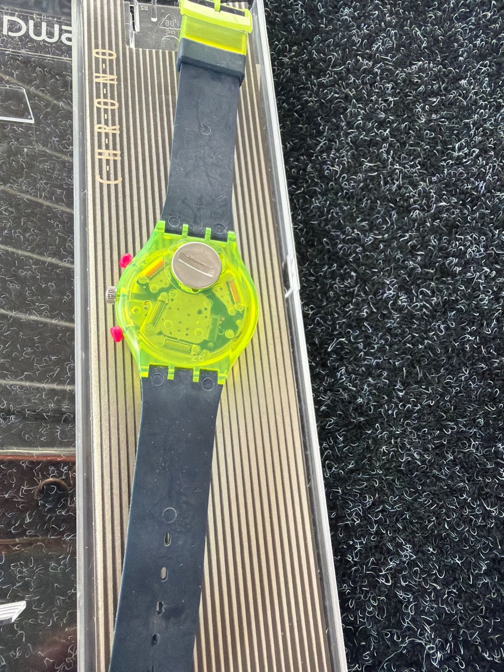 Swatch Uhren: Swatch Neon Chrono Grande – Gebraucht aus Schlieren von Luxury.Time 1