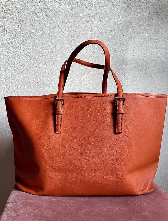 Taschen für Damen: Michael Kors Tasche, gross, orange, mit Laptopfach – Gebraucht aus Biel/Bienne von l.v.ds 2