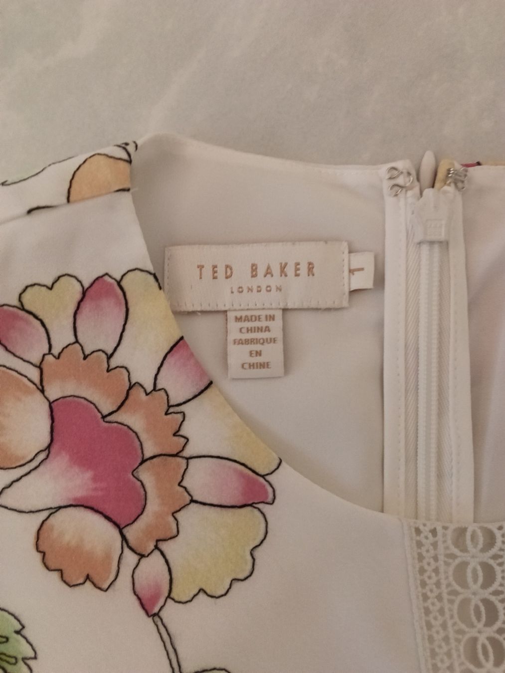 Ted Baker Vestiti: Robe Ted Baker, 1/XS, avec doublure, excellent état, polyest – Usato da Neuchâtel venduto da Virgule50 5