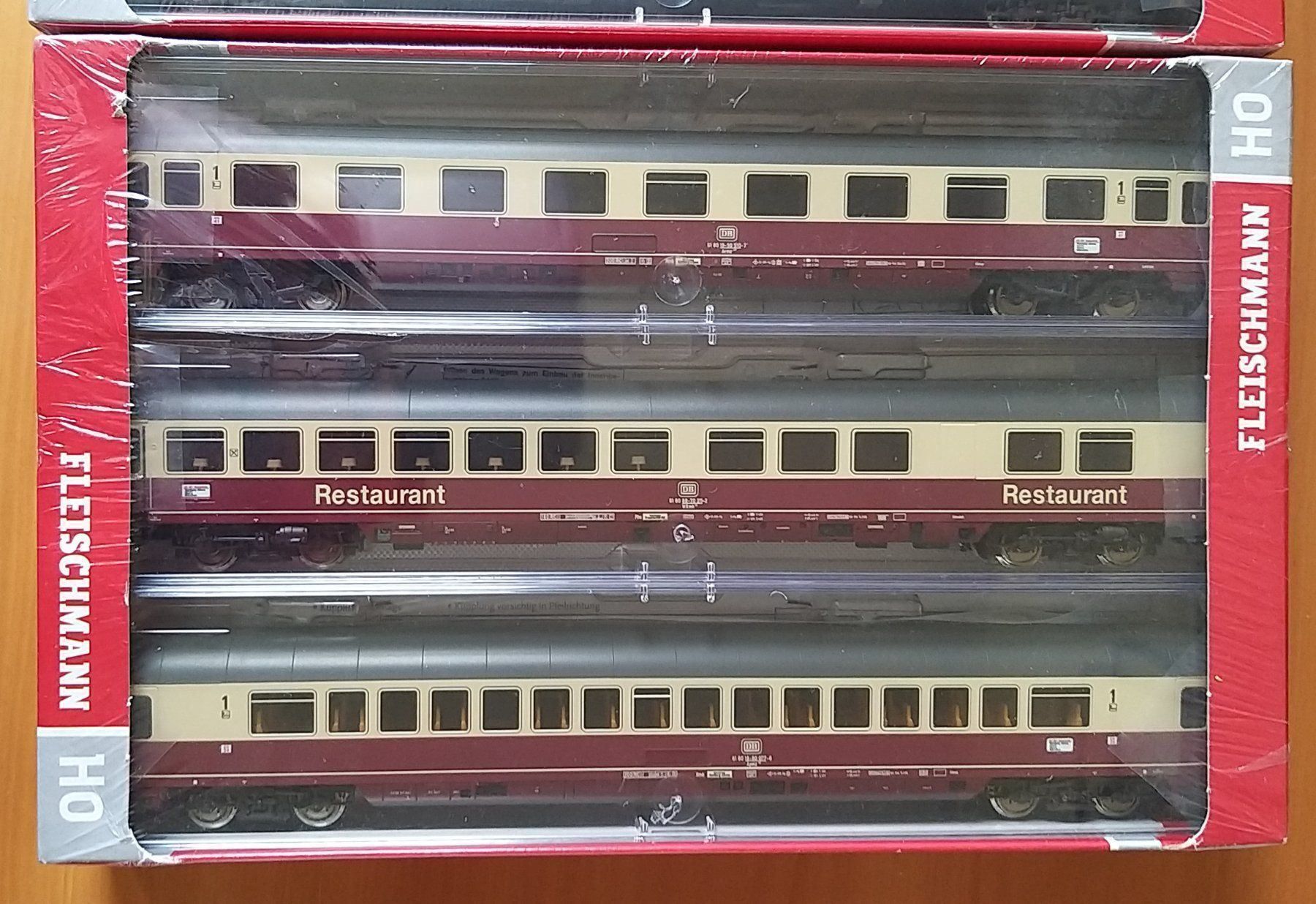 Fleischmann Modellini di ferrovie: Fleischmann - InterCity Riemenschneider mit BR 120 TEE – Nuovo e nell'imballaggio originale da Rotkreuz venduto da MOBAHN-1zu87 2