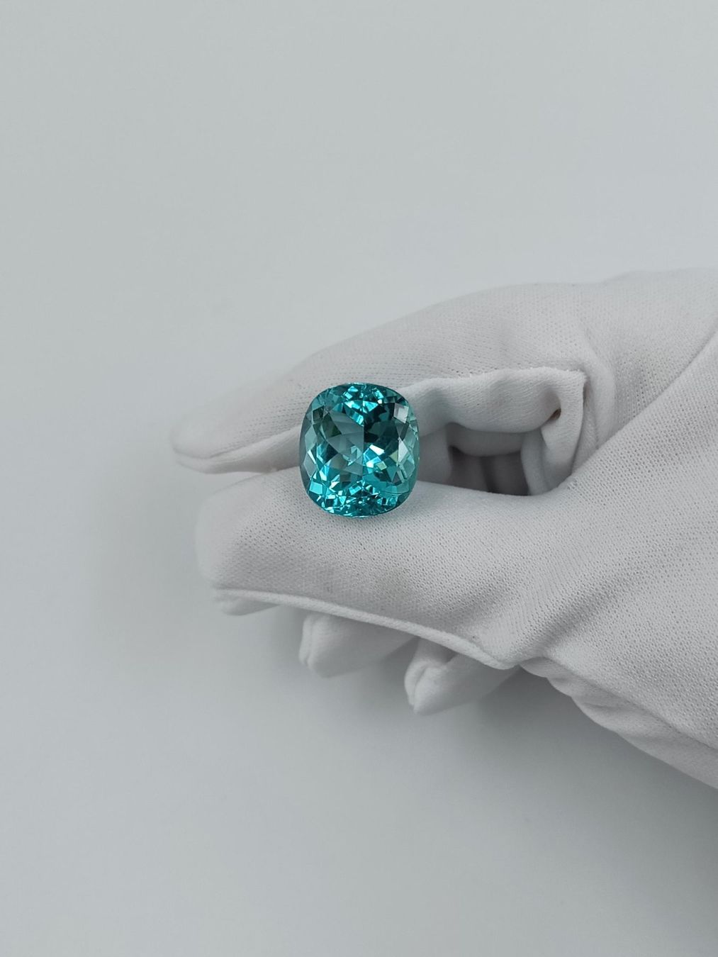 Pietre preziose: 1 AUSSERGEWÖHNLICH TÜRKISBLAUER BERYLL 32.56 CT. – Usato da Luzern venduto da EdiGem 9