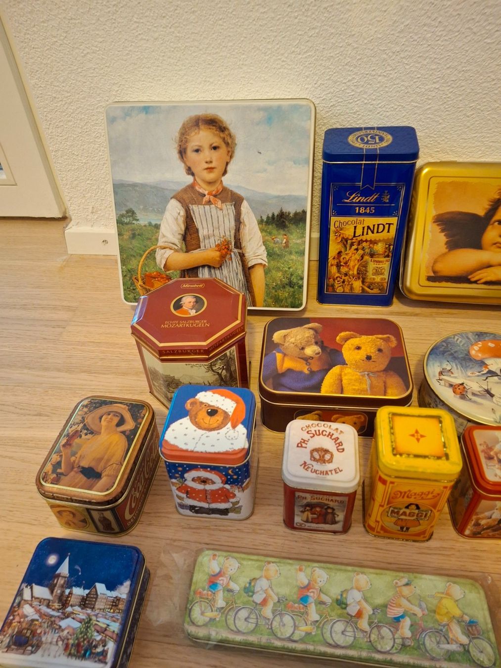 Tutte le decorazioni: Lot mit ca. 40 leeren Metalldosen – Usato da Dietikon venduto da Hwengi 1