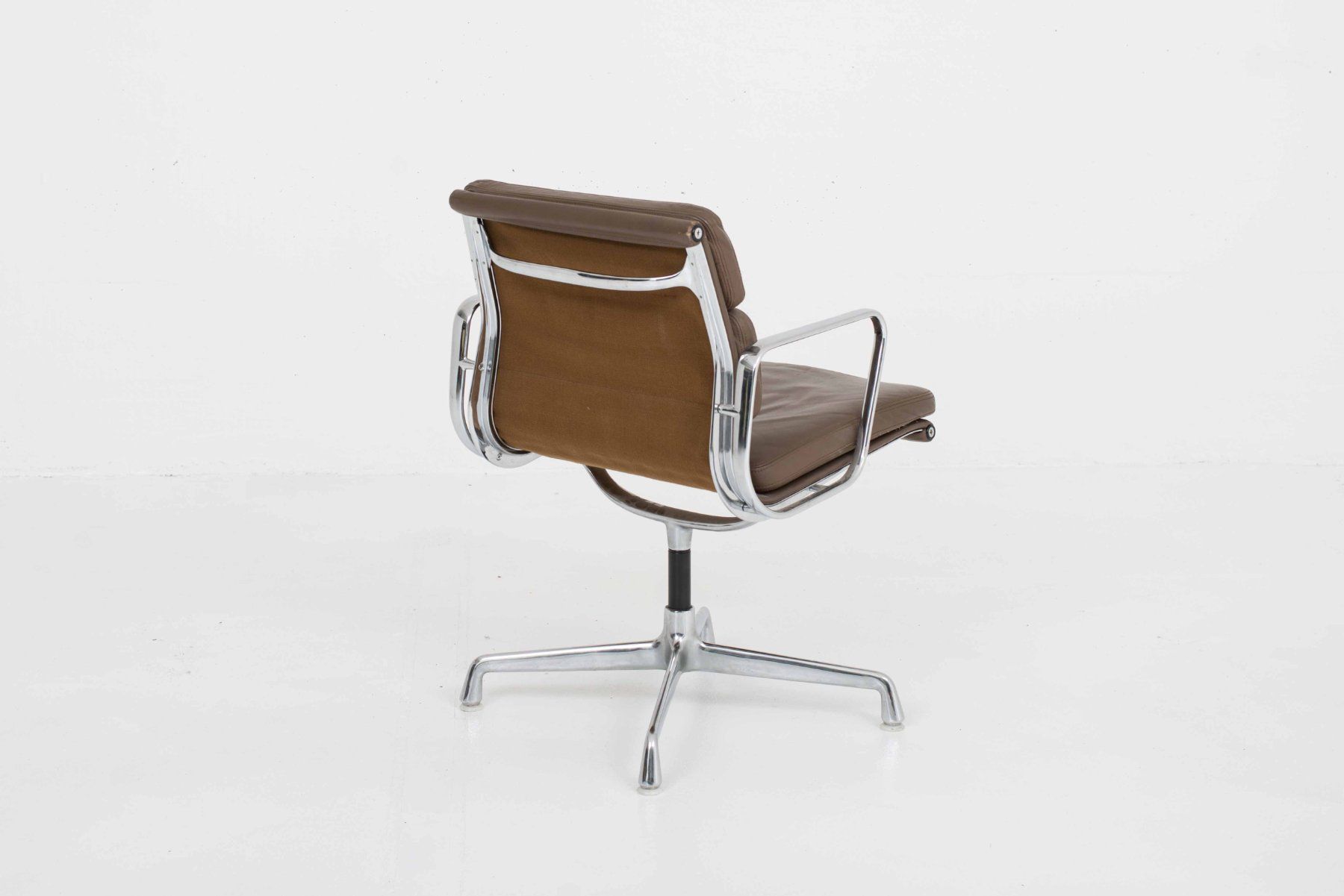 Vitra Stühle: Vitra / Herman Miller -  Eames EA 208 Soft Pad Bürostuhl – Gebraucht aus Zürich von STUZH38 6