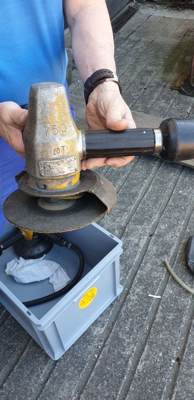 Smerigliatrici & Lucidatrici: Atlas Copco Flächen- / Trennscheibenschleifer – Usato da Füllinsdorf venduto da Sunnebliemli7 4