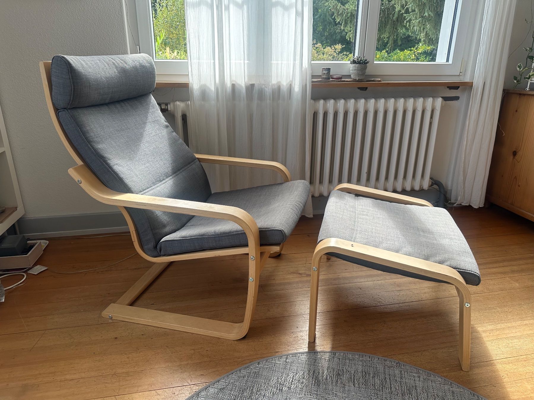 Ikea Poltrone: IKEA Sessel Poäng mit Hocker grau gebraucht – Usato da Riken AG venduto da Troubadix1