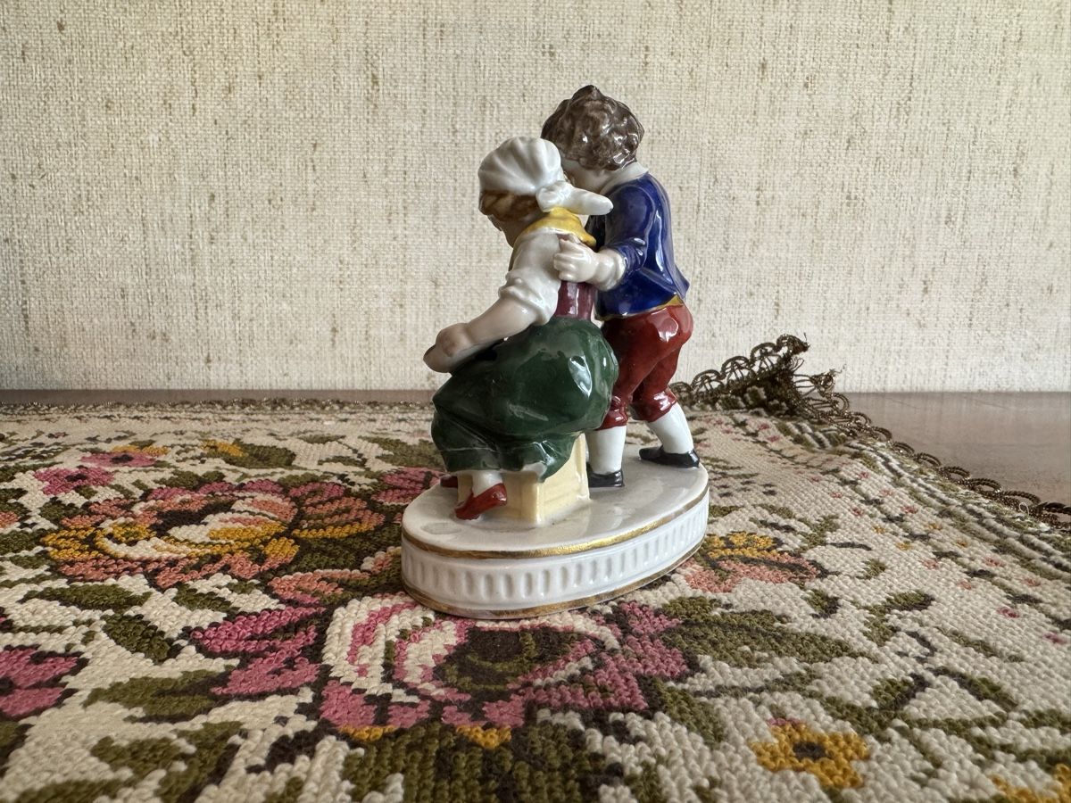 Statuette: Porzellan Figur – Usato da Tübach venduto da Tijera 1
