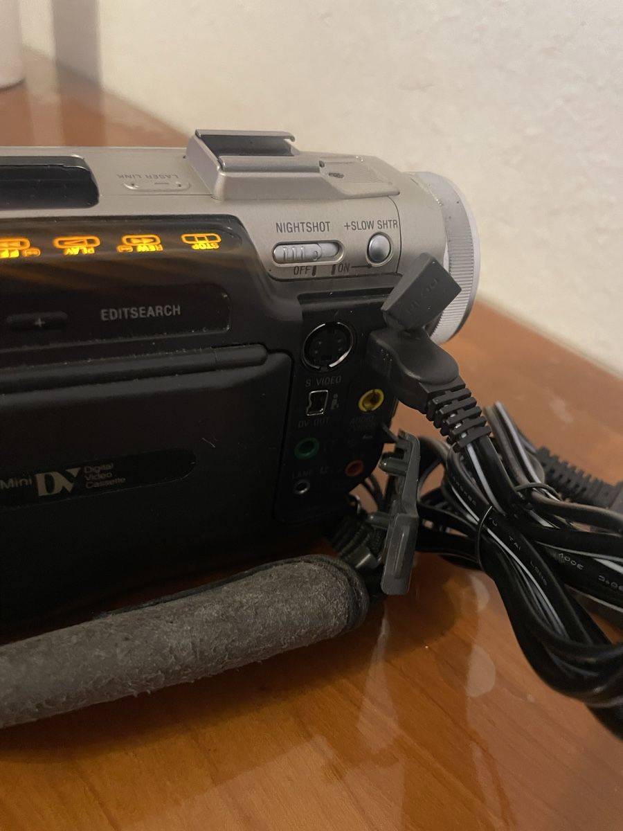 Sony Videocamere: Sony DCR-TRV8E Mini DV Kamera – Usato da Zürich venduto da semi16 8