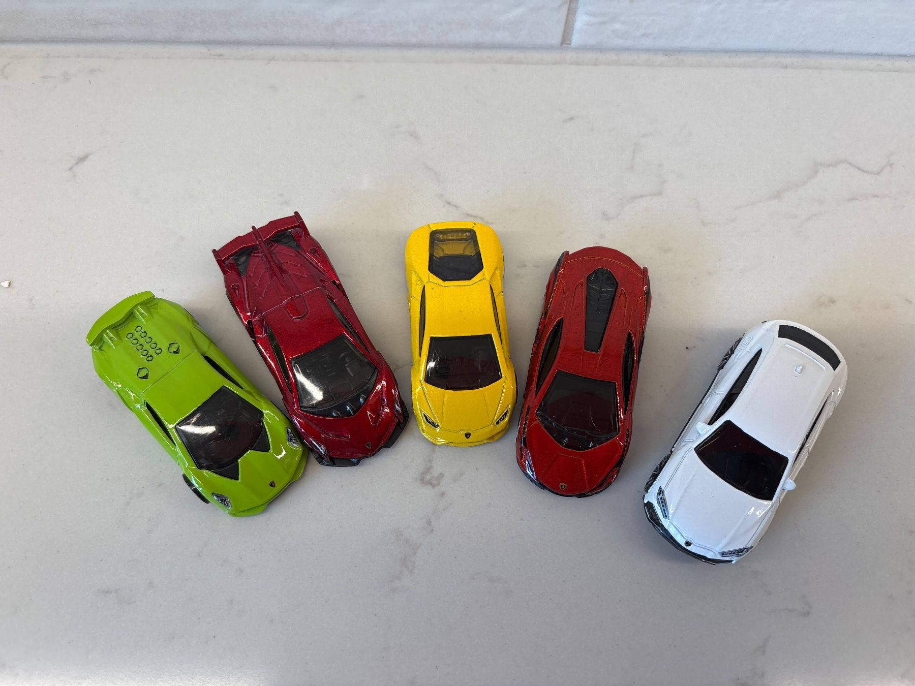 Hot Wheels Voitures modèles: Lot de 5 Hotwheels Lamborghini 1/64 – D'occasion à Gollion par Hampton 3