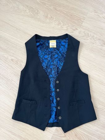 Fossil Weste, Gr. M, schwarz mit blauer Spitze, Top Zustand!