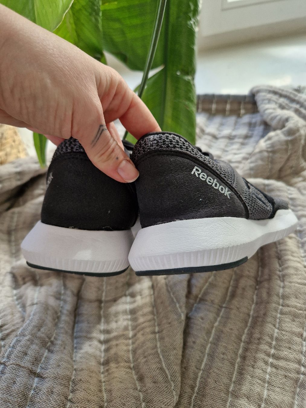 Reebok Damenschuhe: Reebok Schuhe, Grau/Schwarz, Gr. 36 – Gebraucht aus Lachen SZ von janapolar 1