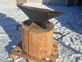 Amboss mit Sockel
