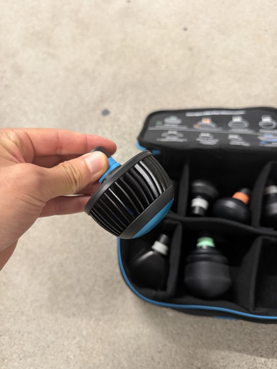Therabody Dispositivi per massaggi: Theragun Pro Plus mit Pro Cold Attachement – Nuovo (secondo la descrizione) da Schmerikon venduto da jen_ml8q 4