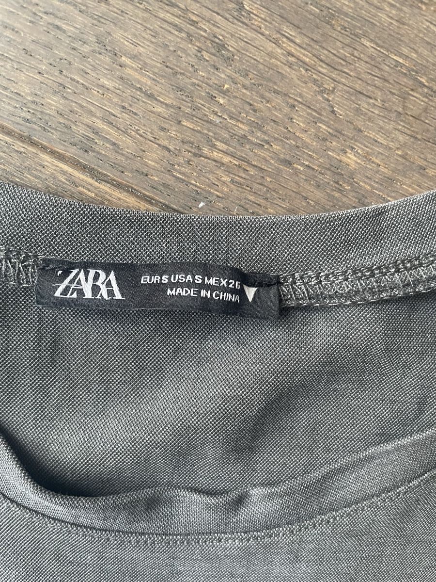 Zara T-shirt: T-shirt Zara anthracite S – Usato da gland venduto da Moral 1