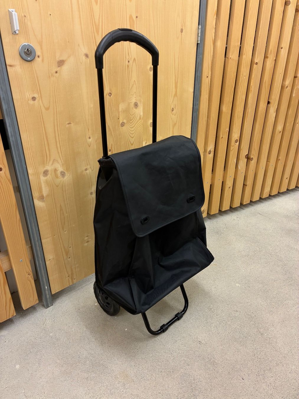 Ikea Altro per la casa: Einkaufswagen schwarz – Usato da Zürich venduto da leGrenat