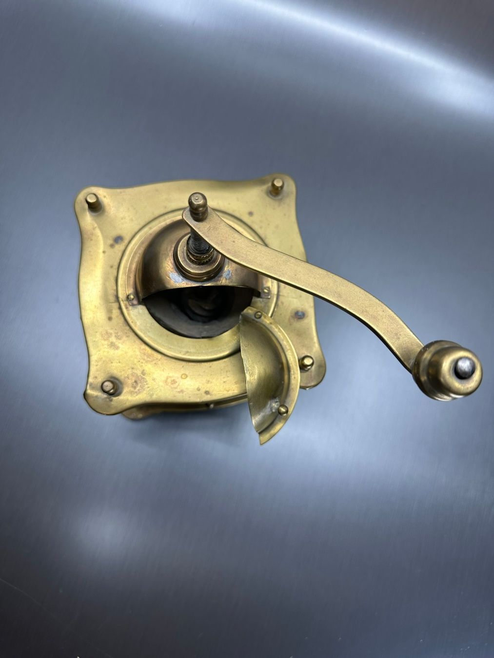 Appareils de cuisine: Antike Kaffeemühle Record, aus Messing – D'occasion à Arisdorf par Liquidus 3