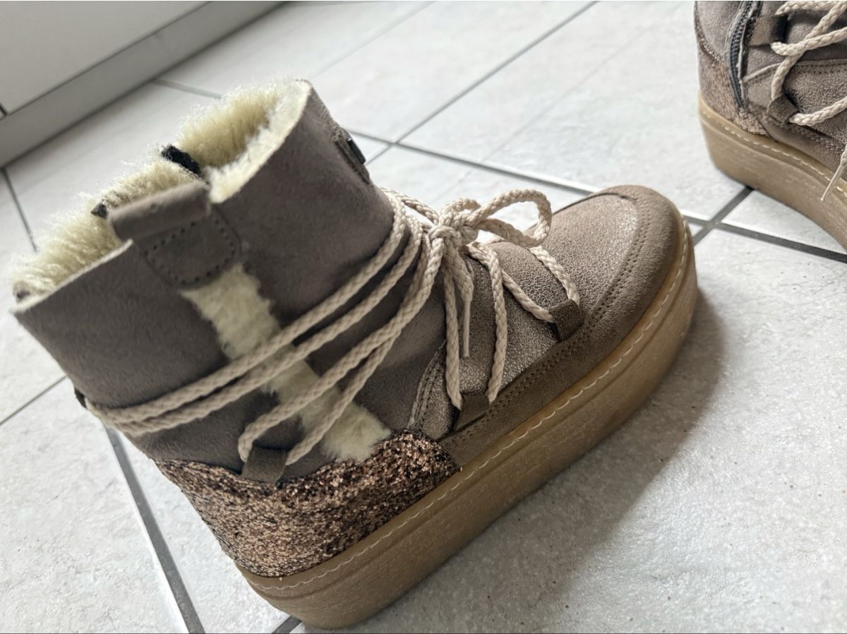 Scarpe da donna: GUESS BOOTS 38 – Nuovo (secondo la descrizione) da Herbligen venduto da T-esthetic