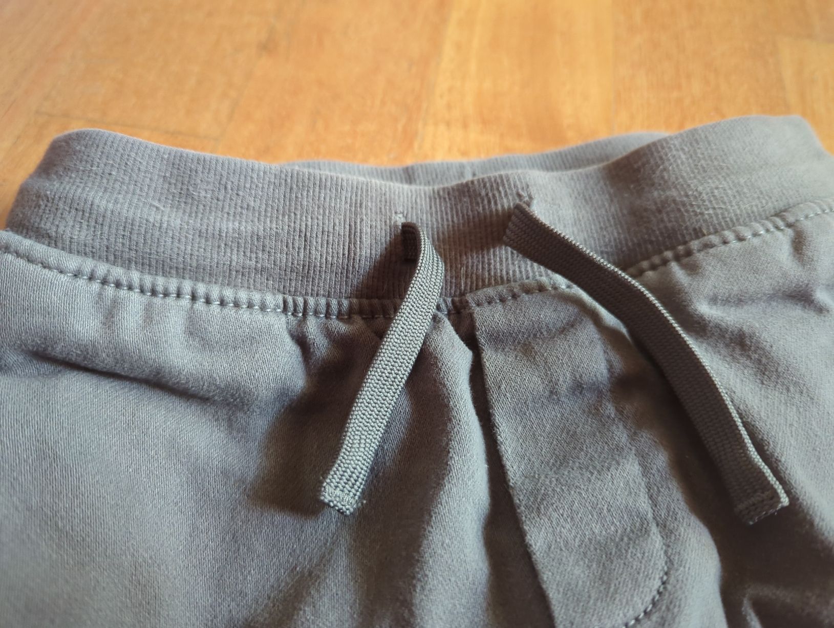 H&M Kleiderpakete & -sets: H&M Hose Gr. 104 – Neu (gemäss Beschreibung) aus Eglisau von raf_hn2x 1