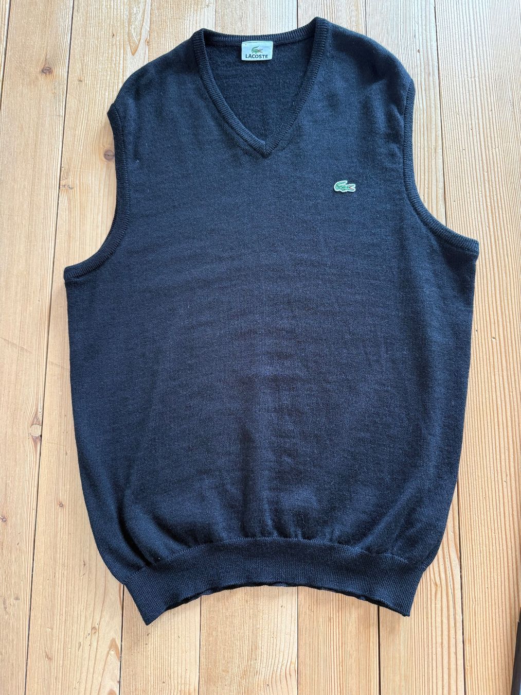 Lacoste Maglioni & Felpe: Debardeur Lacoste Wolle schwarz – Usato da Luzern venduto da Mamutpe