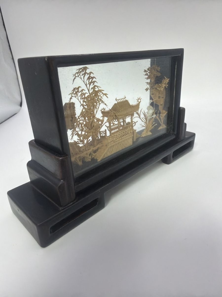Tutte le decorazioni: Diorama paysage Chinois sculpté à la main  – Usato da Bôle venduto da K200C 1