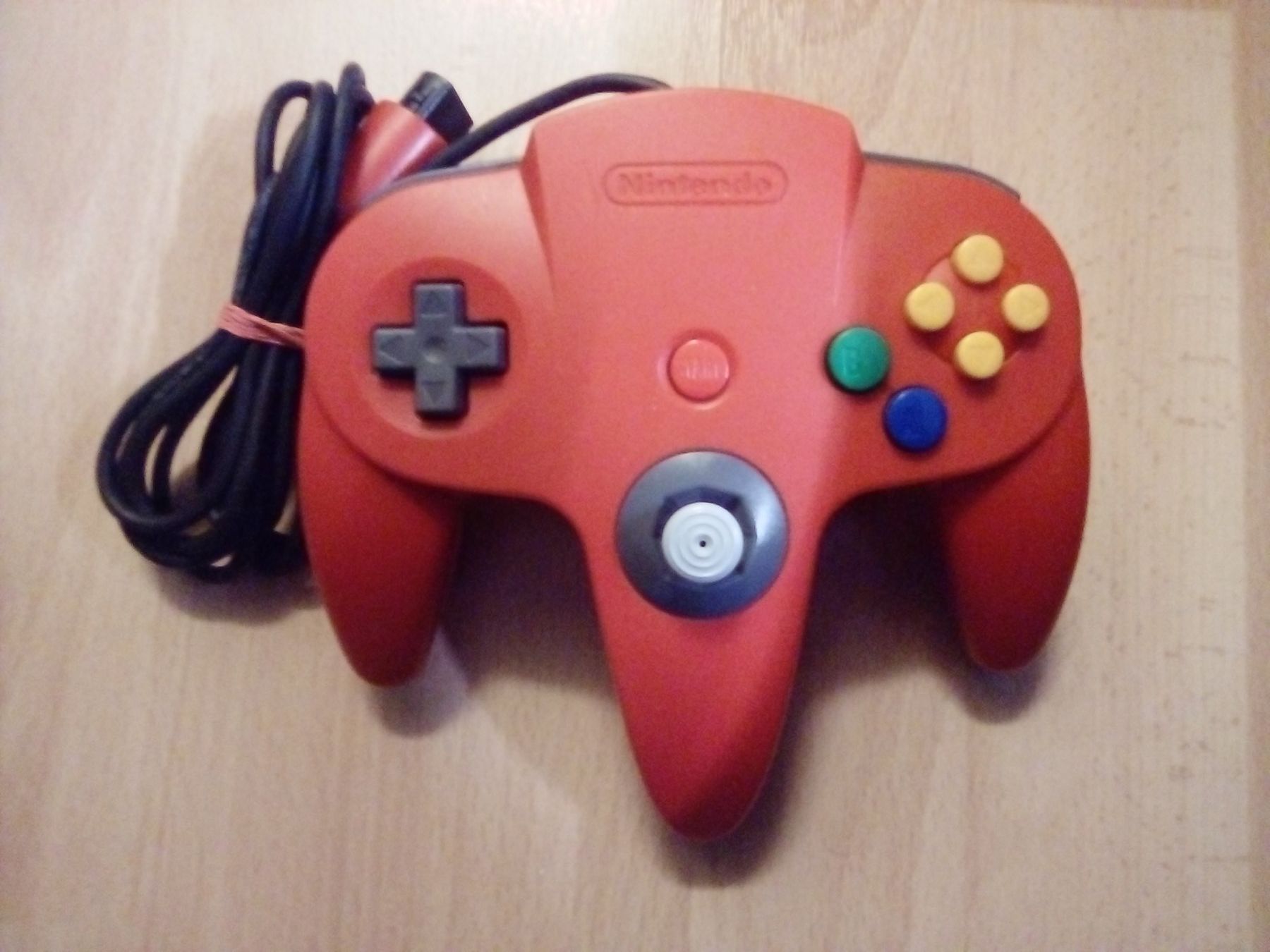 Nintendo Controller: Originaler Nintendo 64 Controller - Rot mit OVP/CiB (NEU) – Nuovo (secondo la descrizione) da Winterthur venduto da Colonica 3
