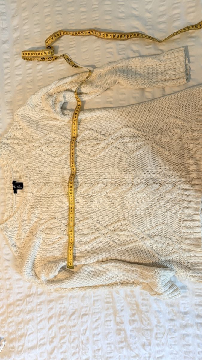 H&M Maglioni & Felpe: Cream Cable Knit Jumper - Cosy Winter Essential, Size M – Usato da Aesch BL venduto da ari_z7gp