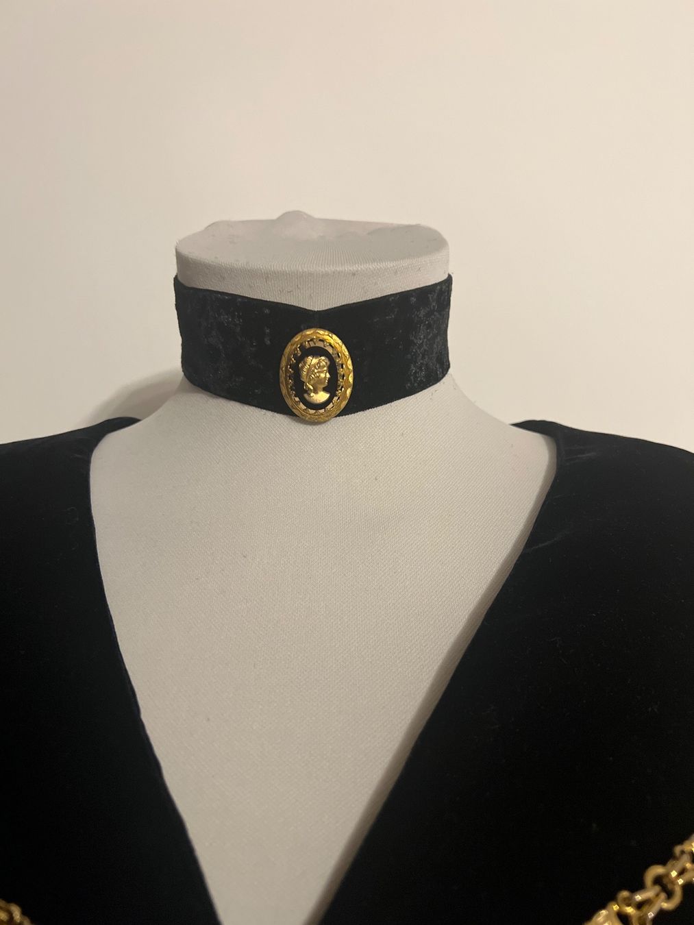 Ketten: Choker mit Cameo Anhänger – Gebraucht aus Uznach von Ya_x7x6 2