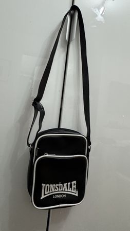 Lonsdale Umhängetasche schwarz