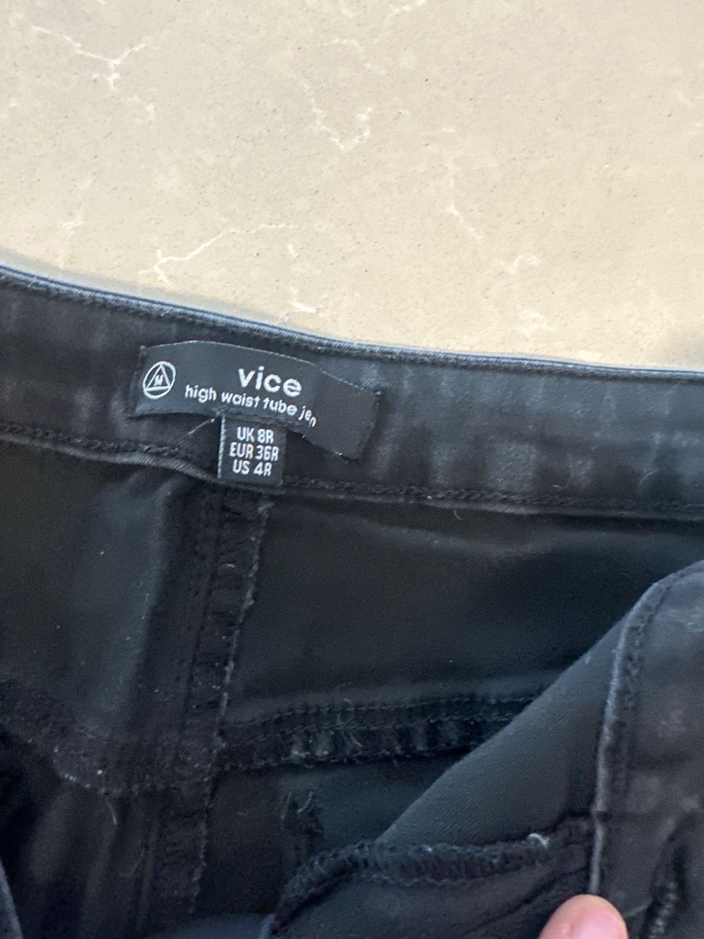 Jeans: 4 Jeans Bundle Schwarz/Weiss Skinny Gr. 38 – Gebraucht aus Weggis von _GMA9 5