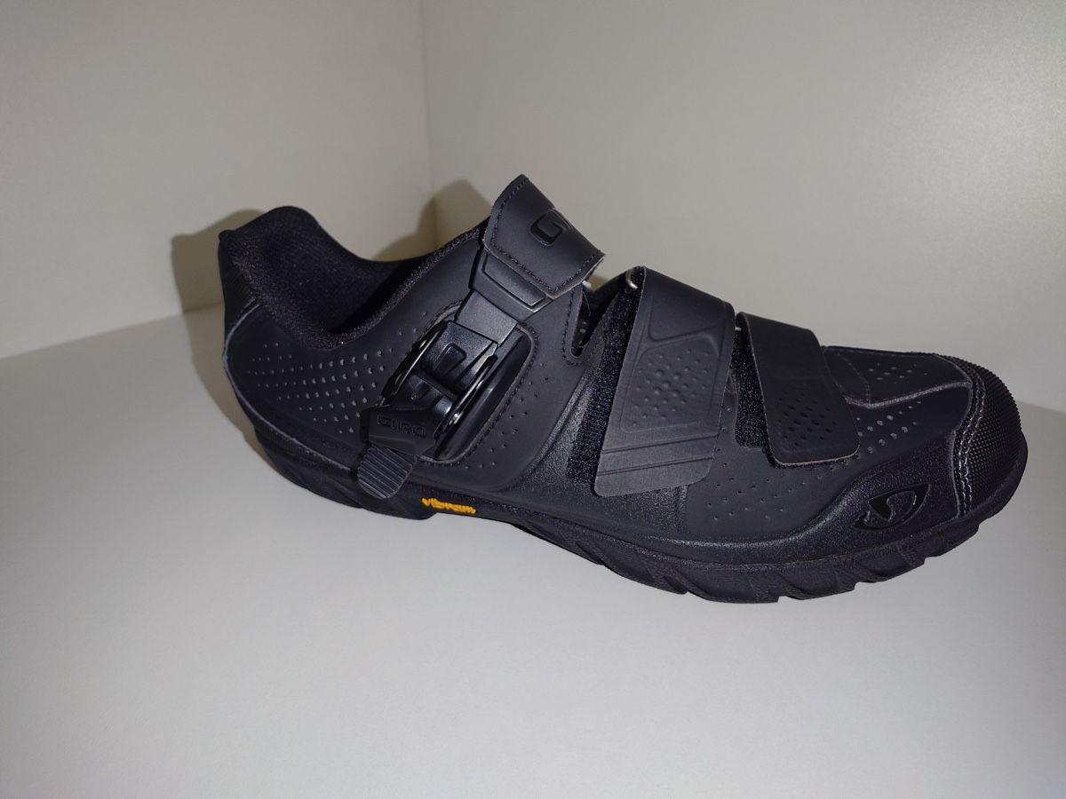 Giro Scarpe da uomo: Giro Terraduro HV Schuh Gr. 44 – Nuovo (secondo la descrizione) da Bülach venduto da Bike_Base_Store_GmbH