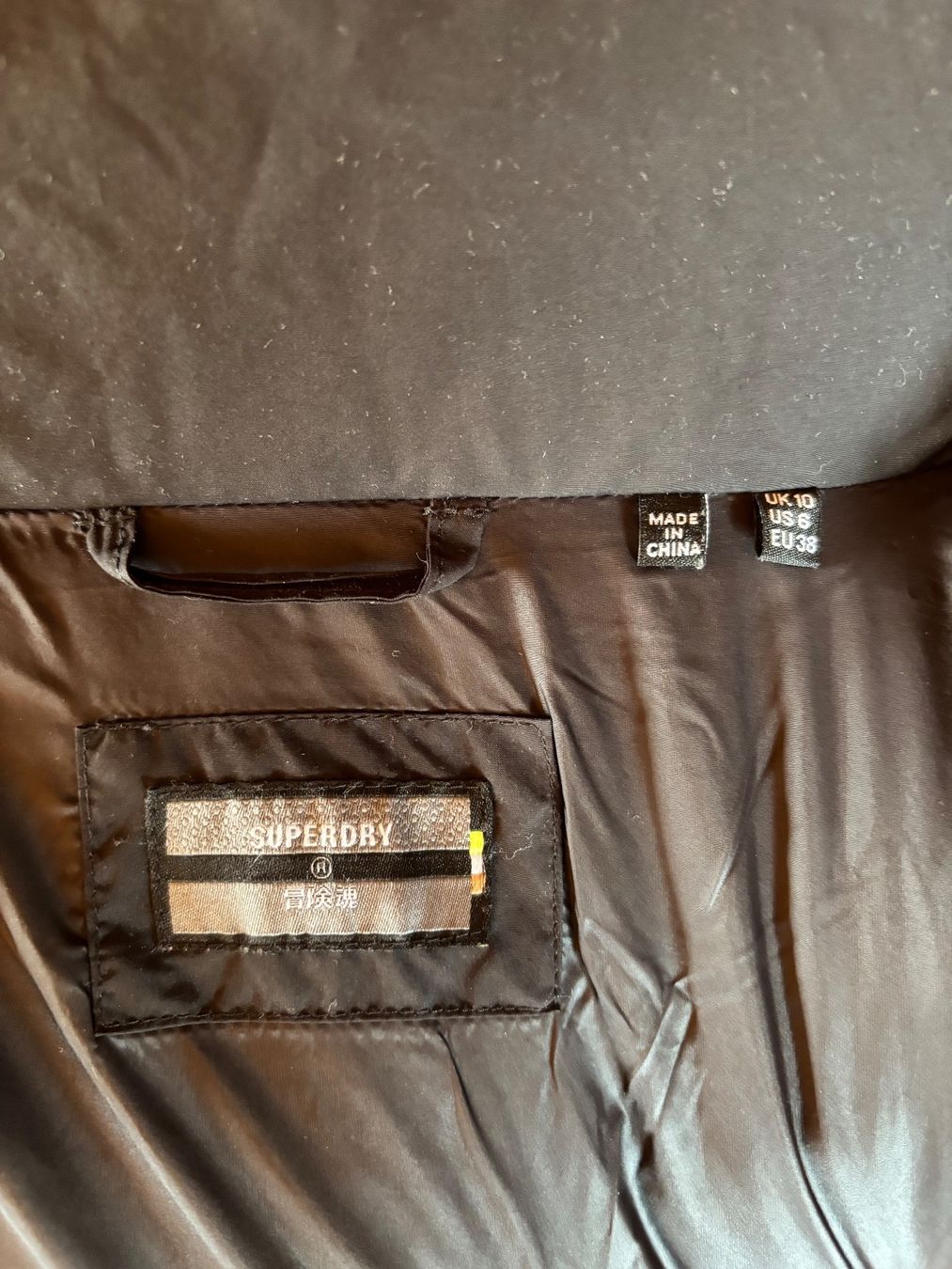 Superdry Mäntel: Wintermantel Damen schwarz mit Kapuze – Gebraucht aus Davos Dorf von maela_17 3