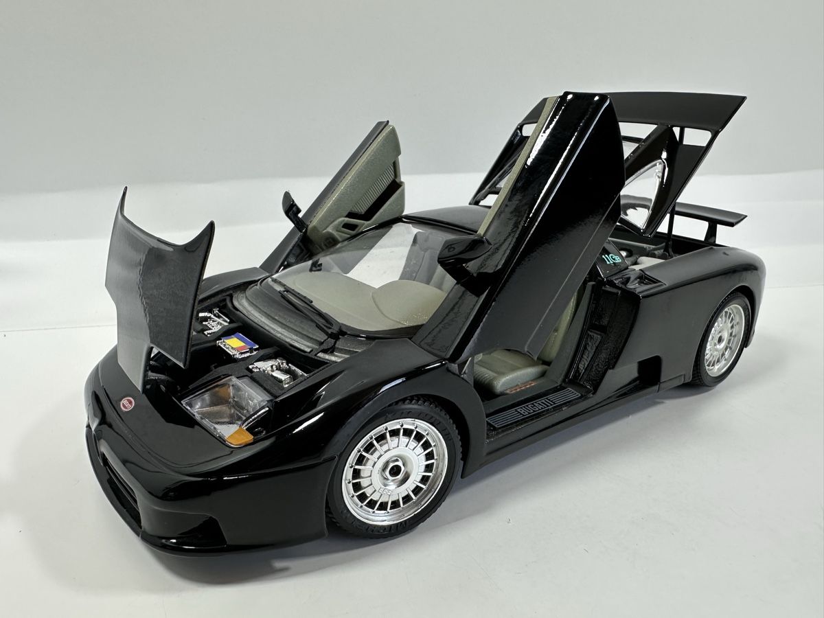 Bburago Modellautos: Bugatti EB110 1:18, schwarz, BBURAGO  – Gebraucht aus Zofingen von rf9_x2xt 8