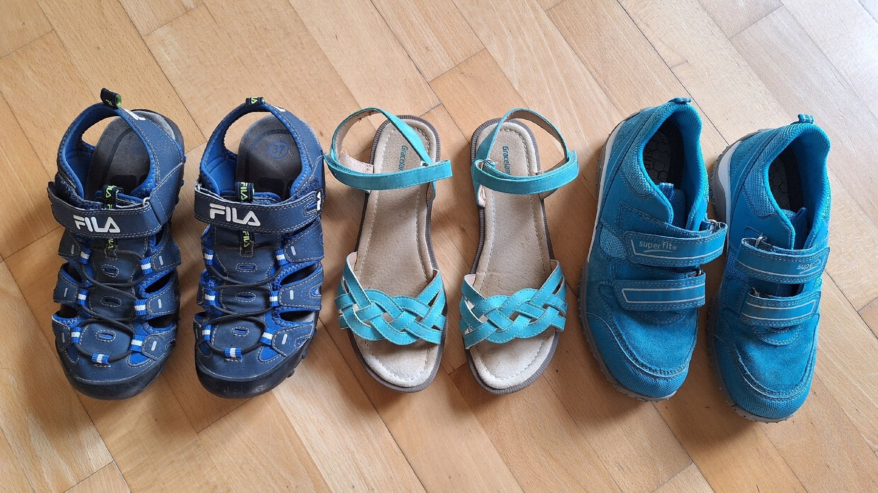 Scarpe per ragazze: Schuhset Mädchen Gr. 37 – Usato da Riehen venduto da gaby75