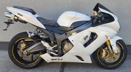 Kawasaki Ninja ZX-6R Motorrad weiss gebraucht