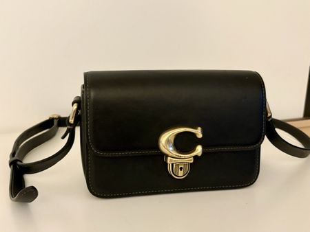 COACH Jet Shoulder Bag CAM16 – Schwarz Leder – Gold Hardware