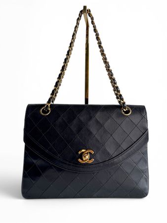 CHANEL Lambskin Quilted Medium Single Flap Tasche