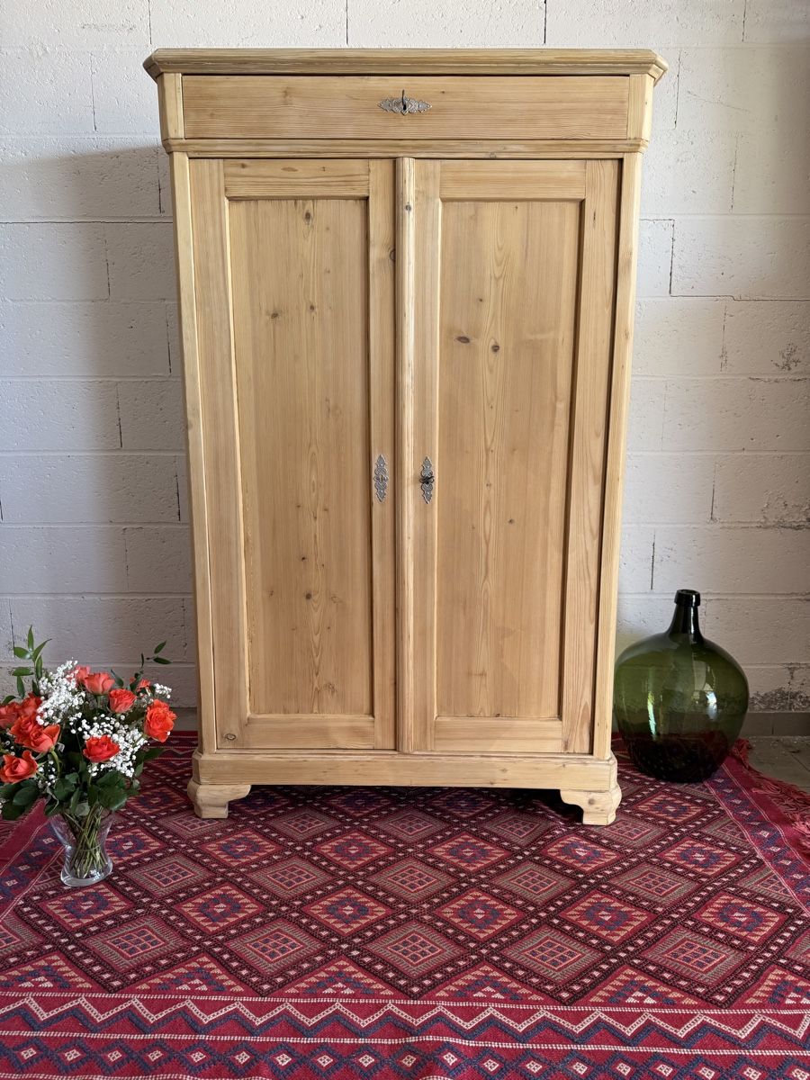 Armadi: Ancienne armoire décapée – Usato da cheyres venduto da Bigbig00