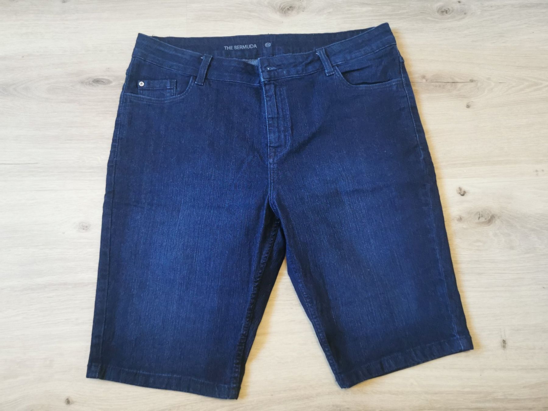 C&A Pantalons: Damen Jeanshose kurz – D'occasion à Grosswangen par Weidhof6