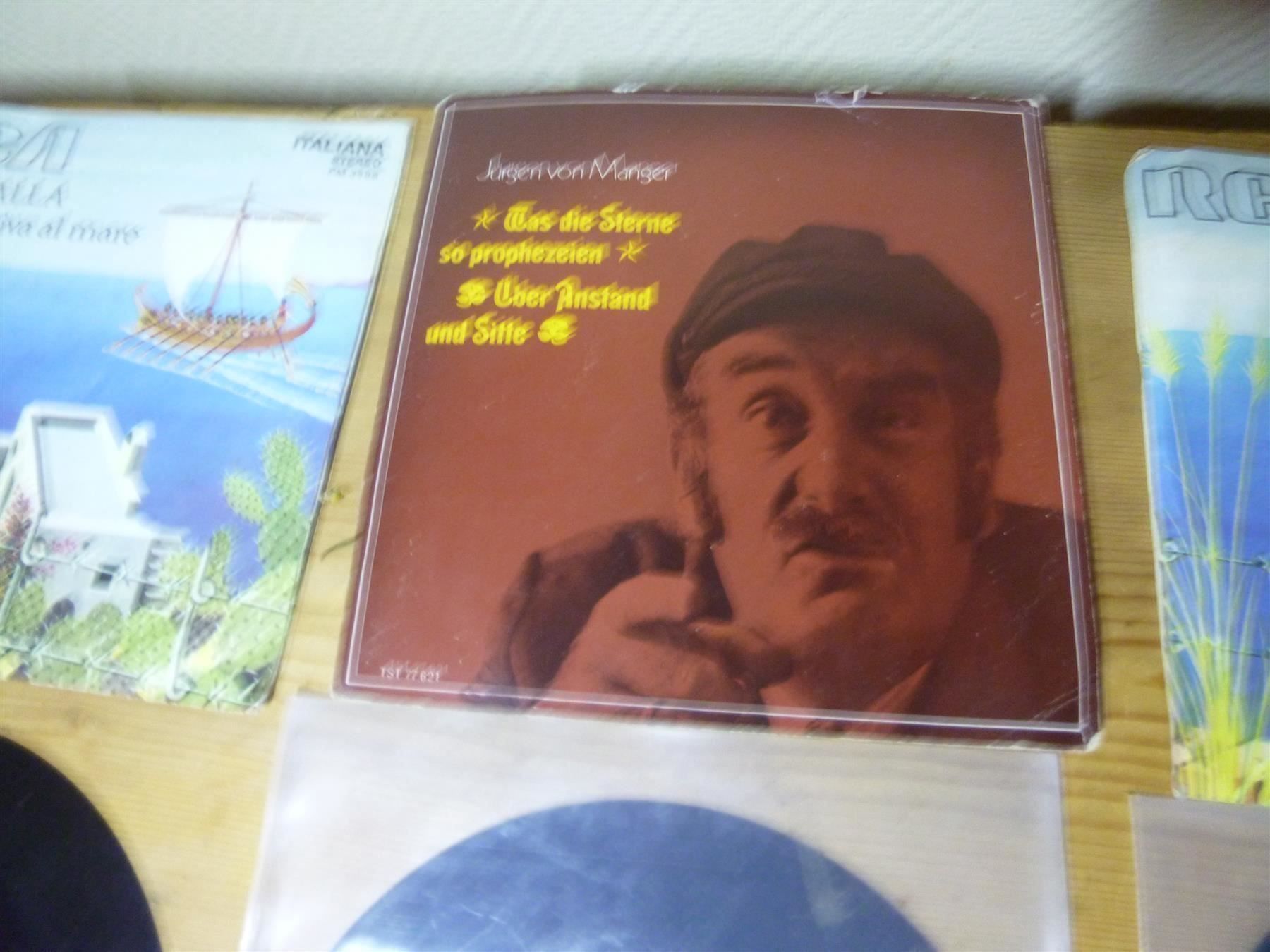 Dischi in vinile: Vinyl 18 Single Lucio Dalla Peter Alexander MU Elfon John – Nuovo e nell'imballaggio originale da Luzern venduto da vinyl24 4