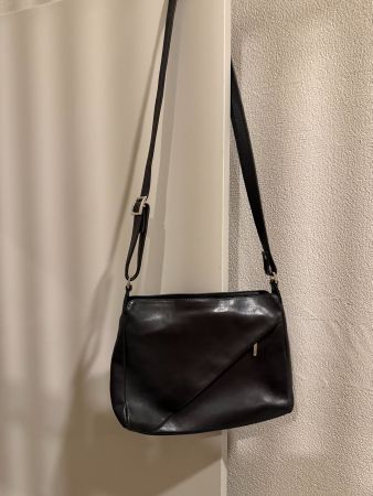 Handtasche schwarz echtes Leder