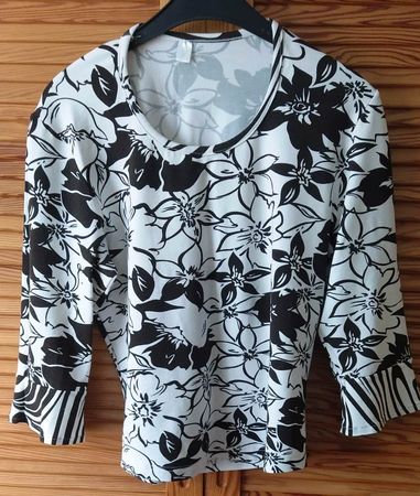 Shirt, Langarmshirt mit Blumenmuster - Grösse M -