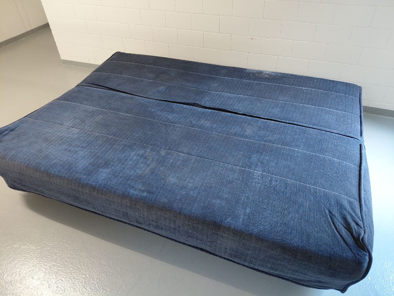 Divani: Sofabett mit Metallrahmen, funktioniert einwandfrei – Usato da Cham venduto da srb_26vq 8