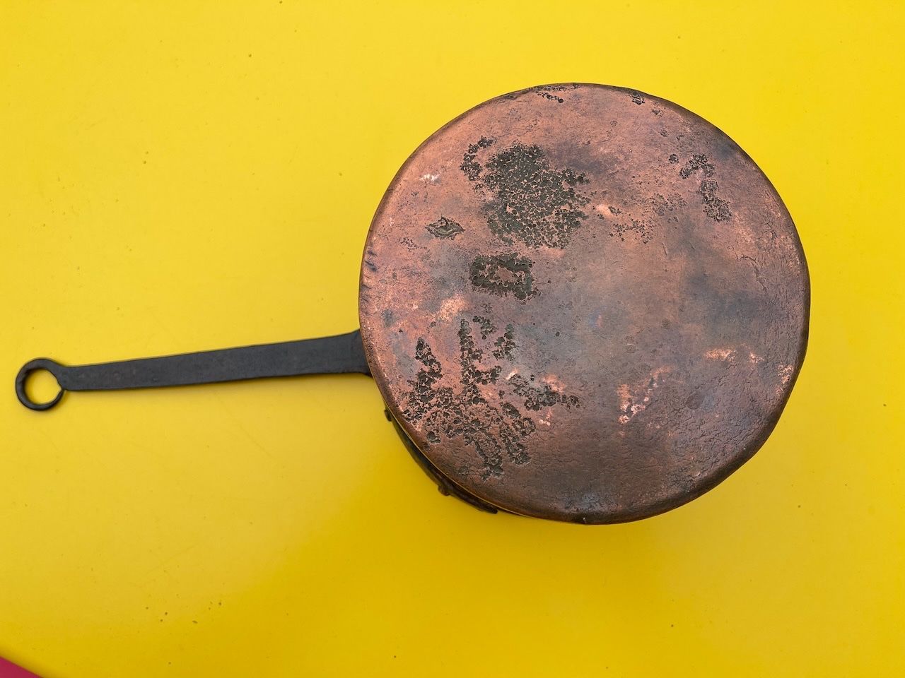 Töpfe: Antiker Bronze Kochtopf mit Stiel, ideal als Deko oder Gaspo – Gebraucht aus Winterthur von ing_pd8f 1