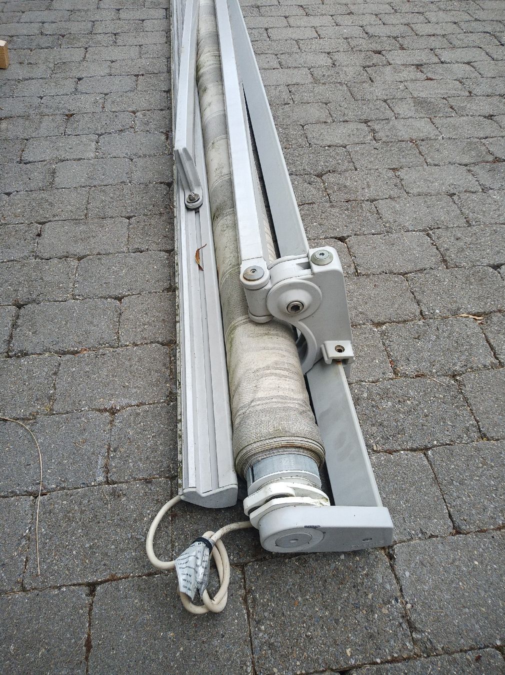 Stobag Tende da sole: Markise mit Motor – Difettoso da Meierskappel venduto da MrBoertsch