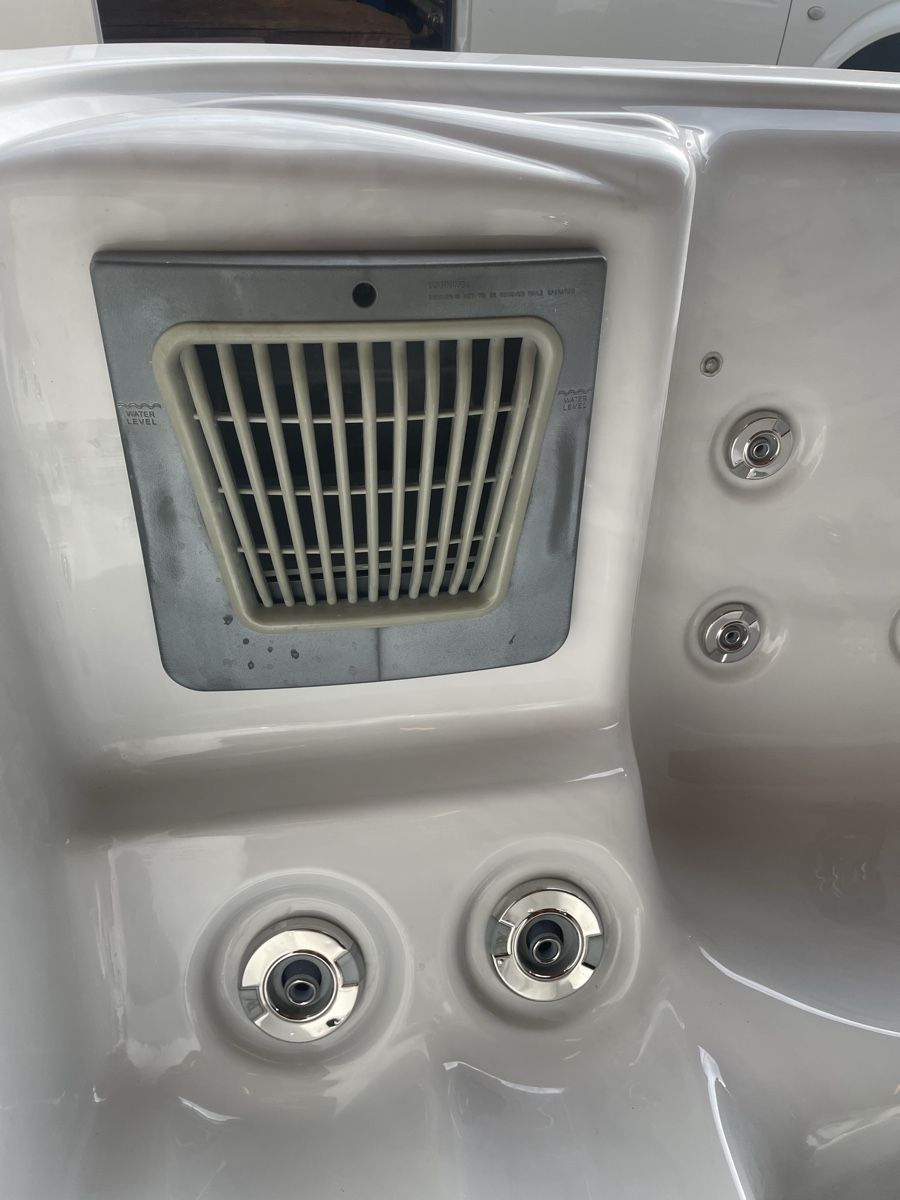 Whirlpool: Whirlpool  Wellis  – Defekt aus Klosters von Johanputzi 7