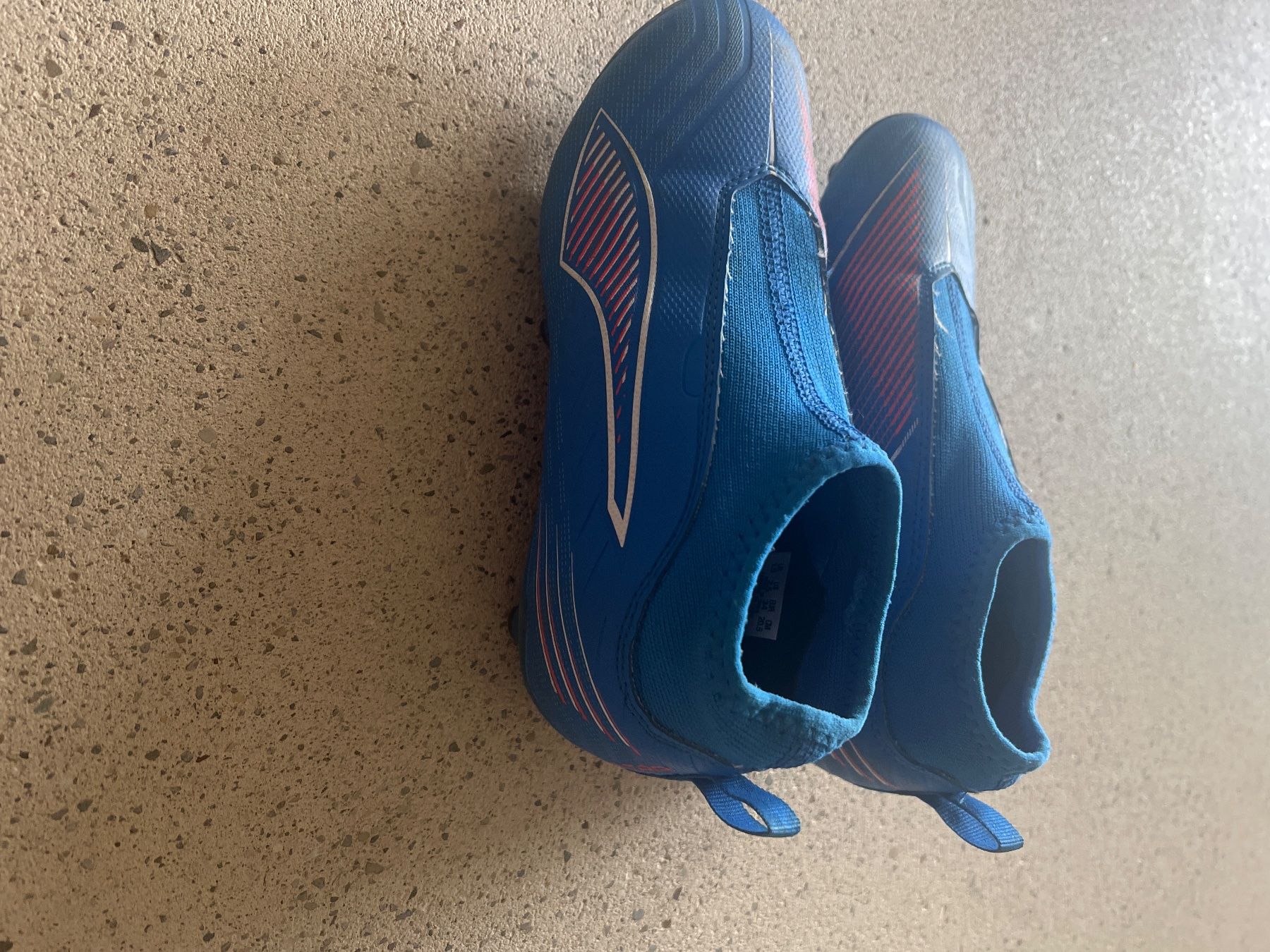 Puma Scarpe da uomo: Puma Fussball Schuhe gr. 34 – Usato da Uetikon am See venduto da Jolie2009 1