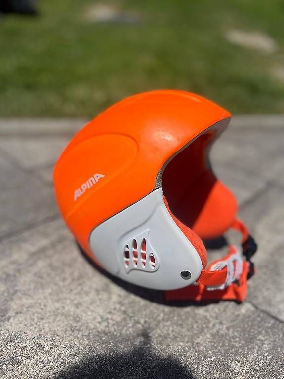 Caschi: Casco da sci Alpina – Usato da Ludiano venduto da Danielsan